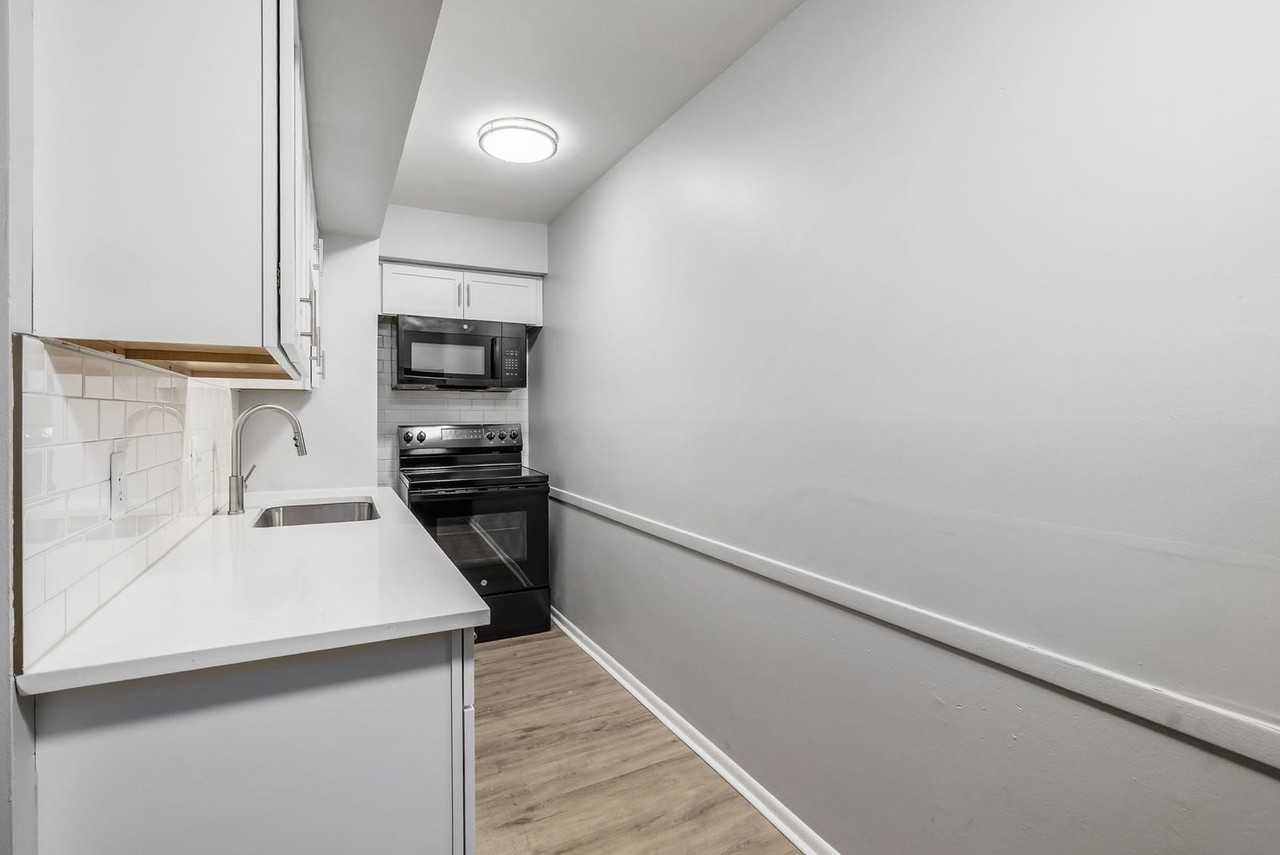 558 Riverview Dr #C - Photo 7 of 15