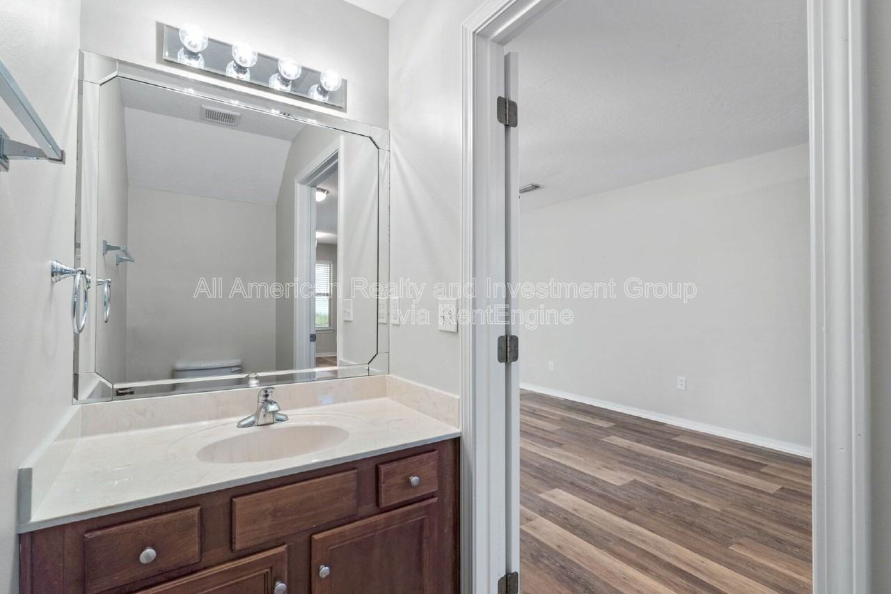 201 9th Ave - Photo 7 of 26