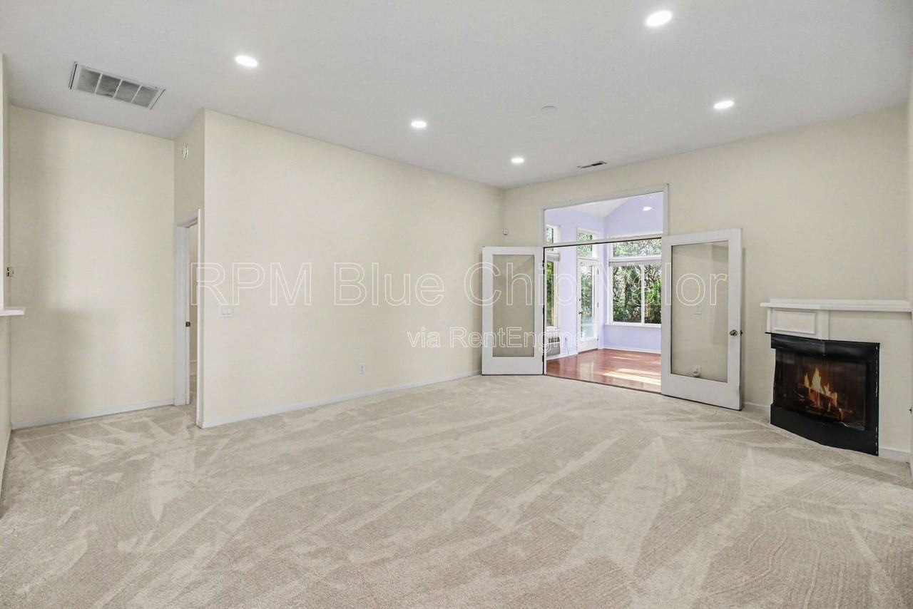 3795 Brantford Way - Photo 5 of 31