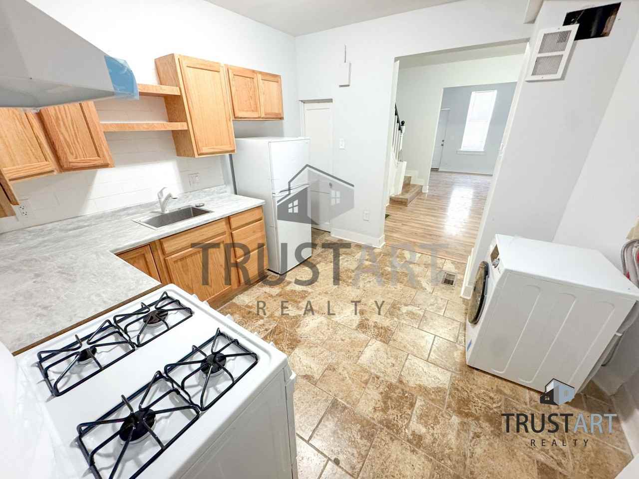 2515 N Natrona St - Photo 3 of 18