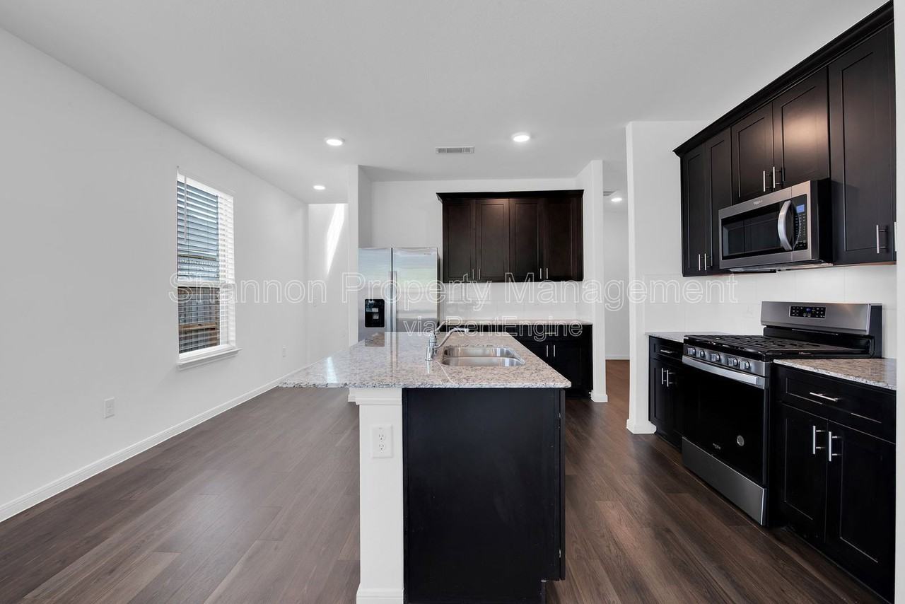 14403 Cedar Ledge Ln - Photo 6 of 30