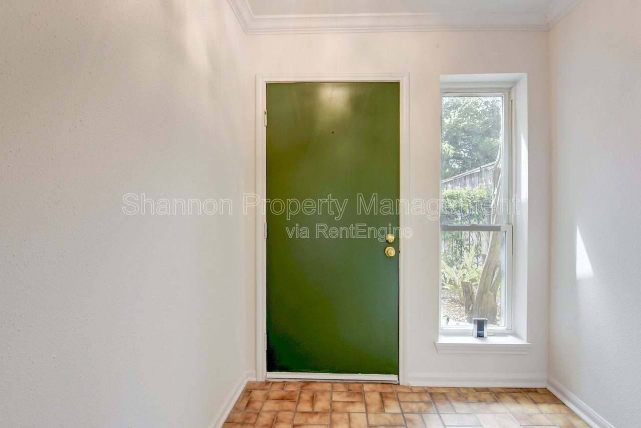 928 W Main St - Photo 3 of 23