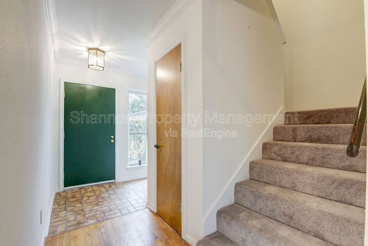 928 W Main St - Photo 4 of 23