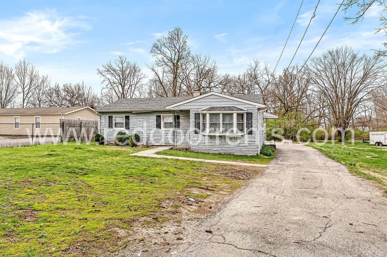 5563 E 34th St - Photo 3 of 24