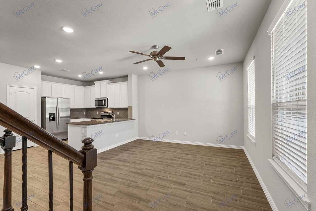 2904 Mare Dr - Photo 2 of 23