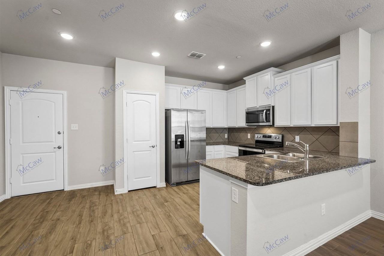 2904 Mare Dr - Photo 7 of 23