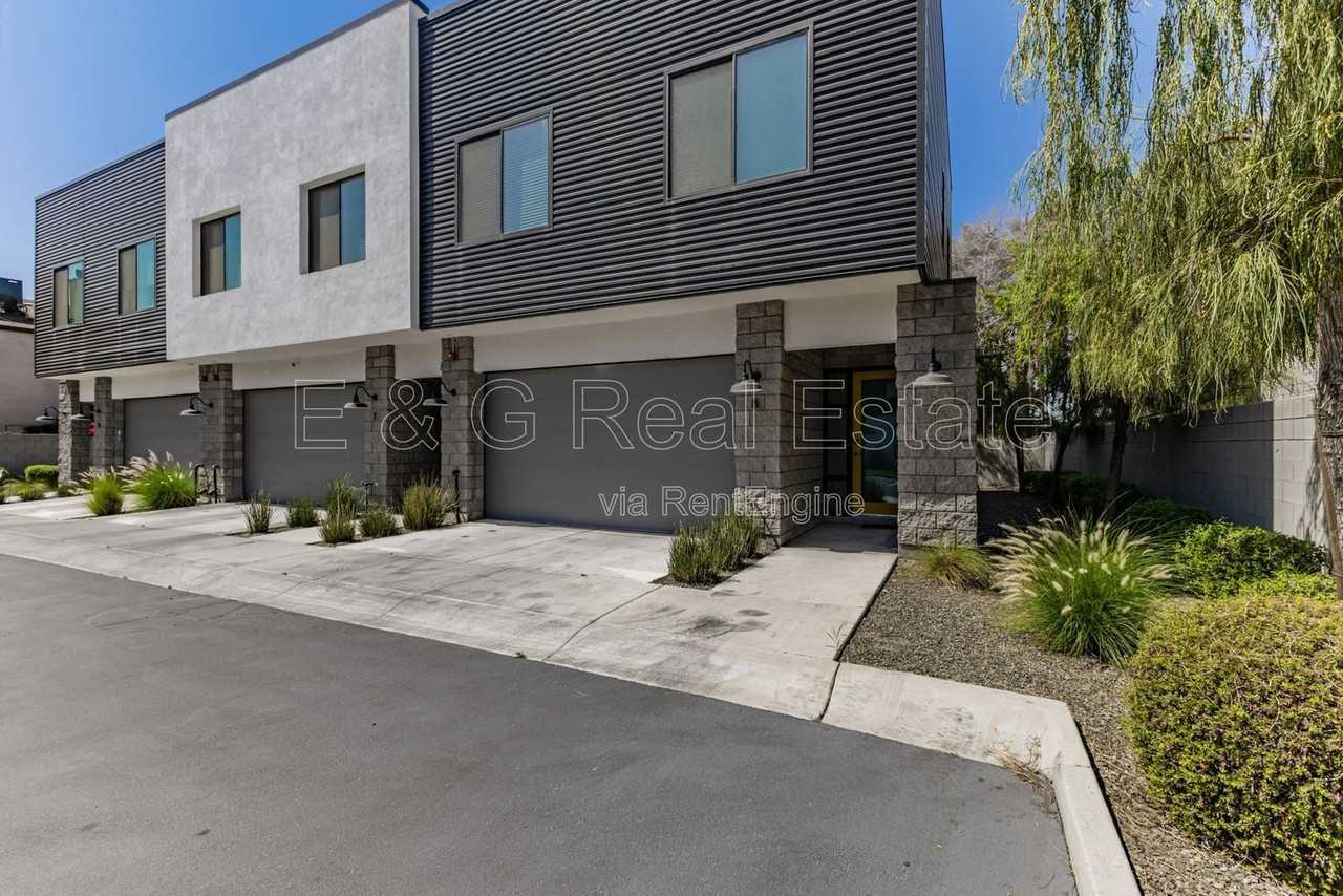 4222 N 21st St #8 - Photo 2 of 29