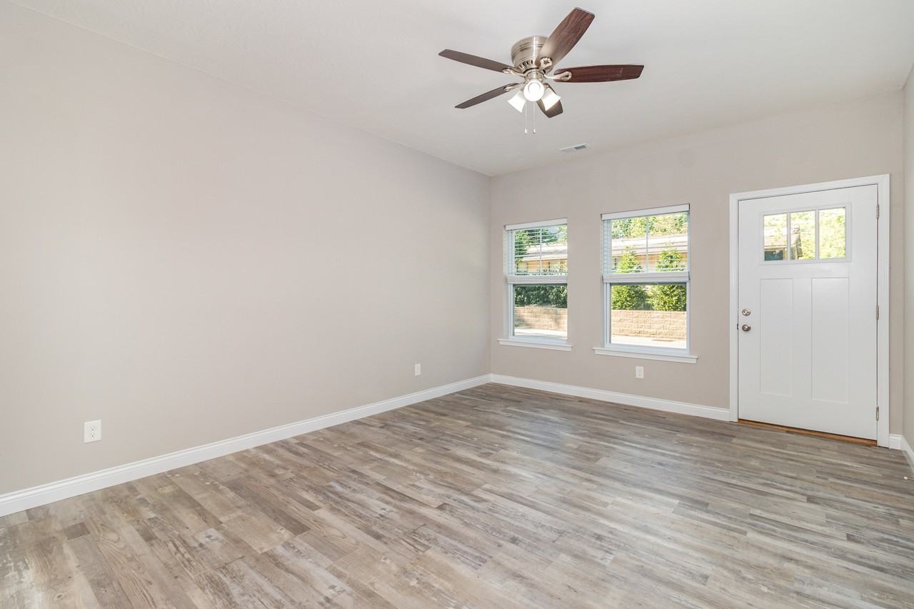 5565 Limaburg Rd #5565-8 - Photo 7 of 28