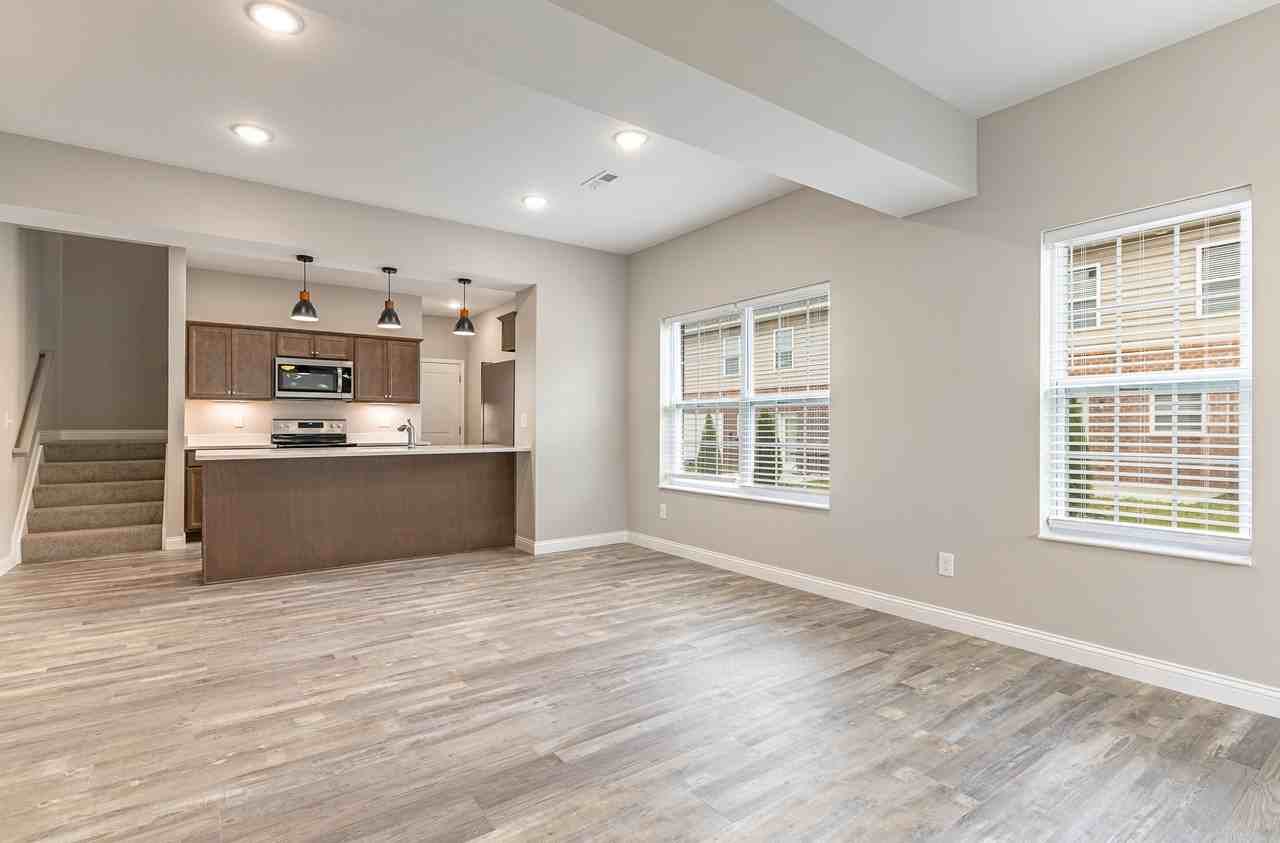 2009 Terrace Ct #2009 - Photo 3 of 21