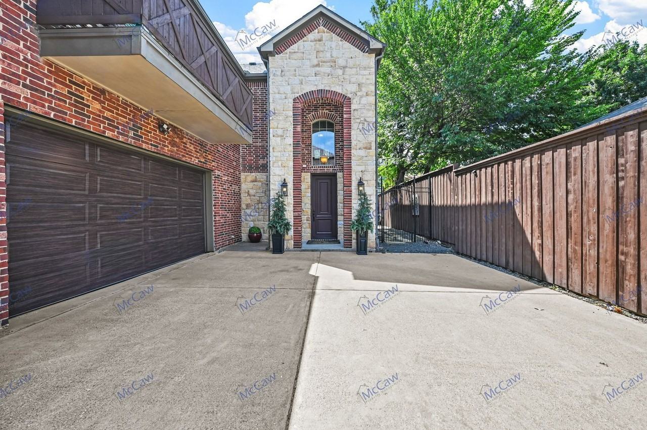 5211 Mission Ave - Photo 2 of 47