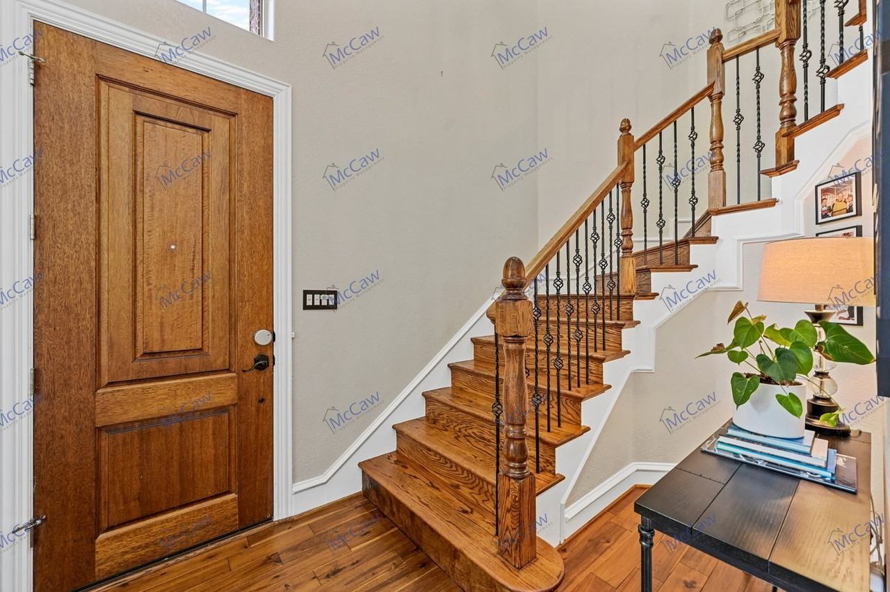 5211 Mission Ave - Photo 3 of 47