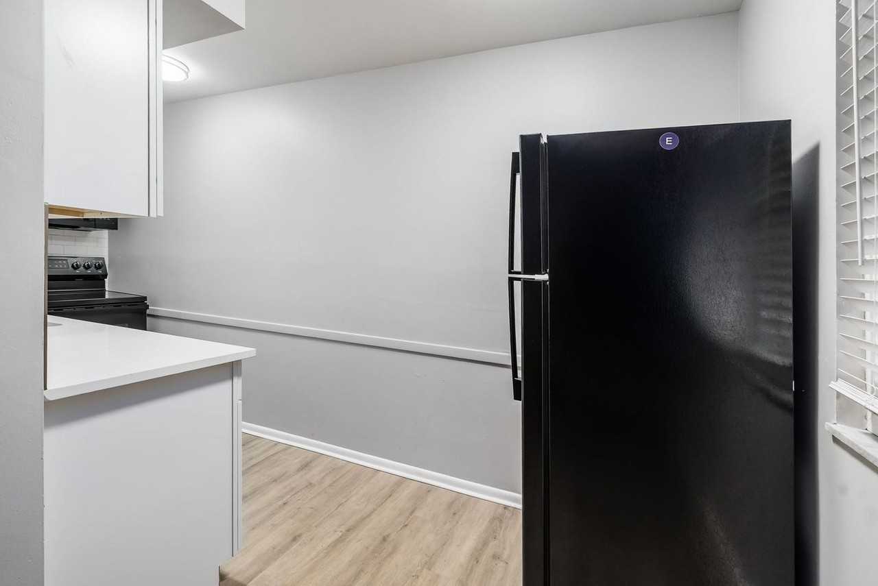 558 Riverview Dr #D - Photo 5 of 15