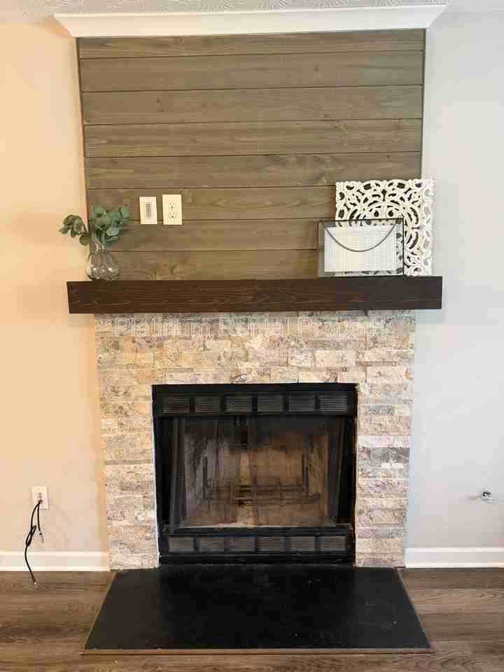 2675 Wildflower Ln - Photo 7 of 33