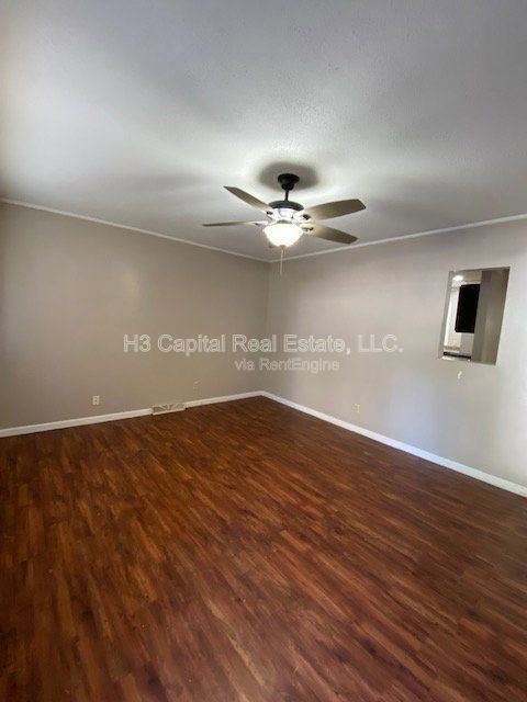 215 Dogwood Ln - Photo 2 of 25