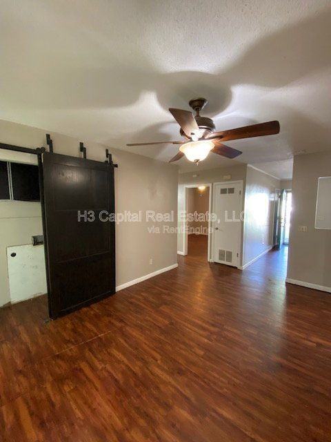 215 Dogwood Ln - Photo 7 of 25