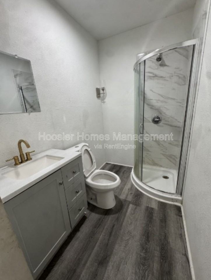 1466 S Worth Ave #B - Photo 3 of 7