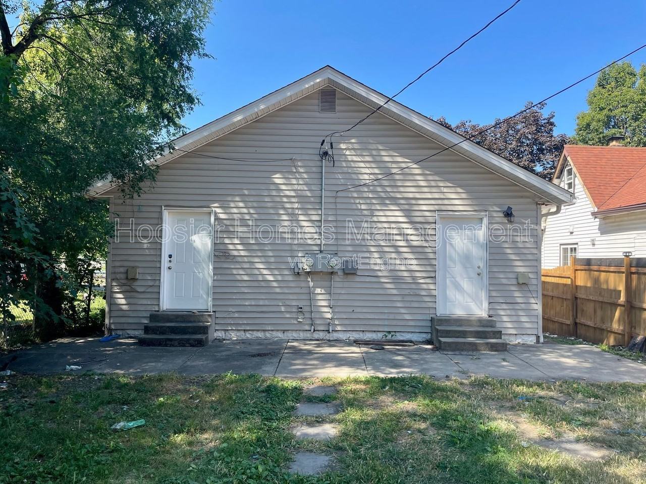 403 S Randolph St - Photo 2 of 10