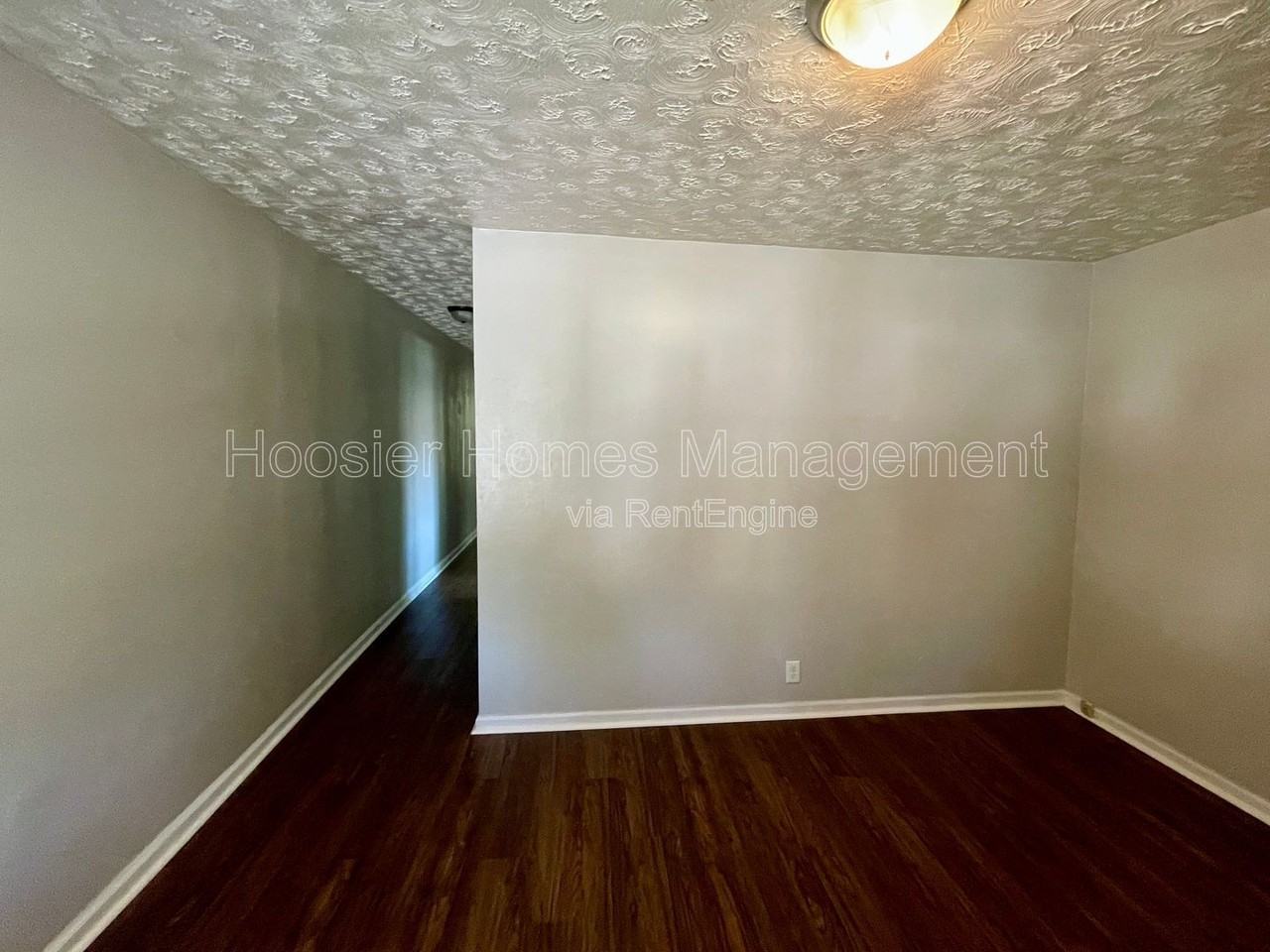 403 S Randolph St - Photo 4 of 10