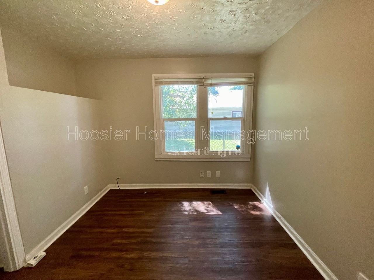 403 S Randolph St - Photo 6 of 10