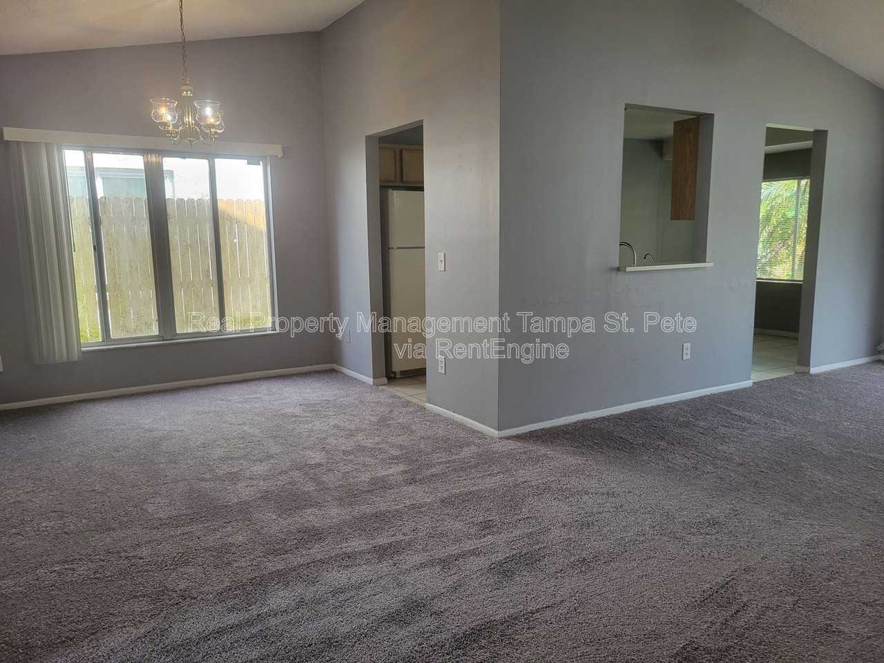 1309 Coolridge Dr - Photo 3 of 15