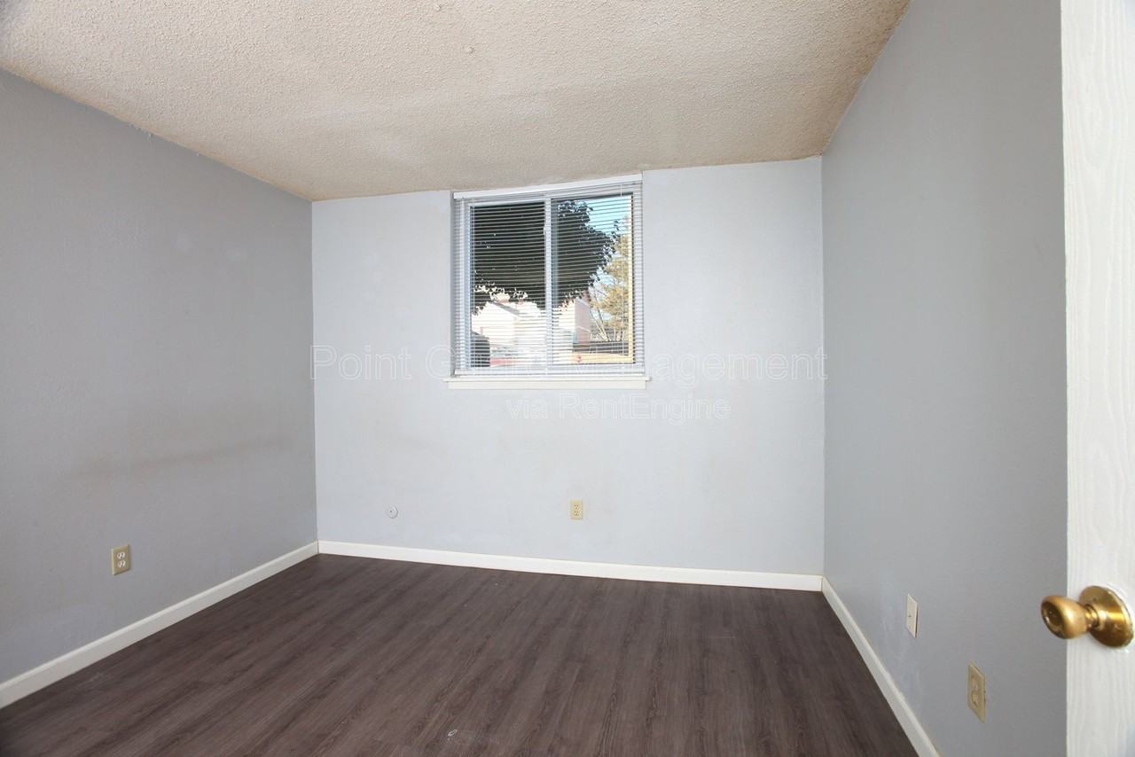 1212 S Longfellow St #201 - Photo 7 of 9