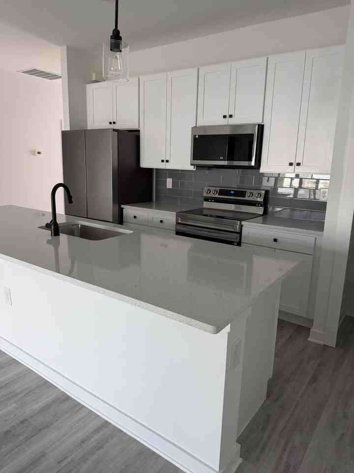 4617 27th St Sw - Photo 2 of 36