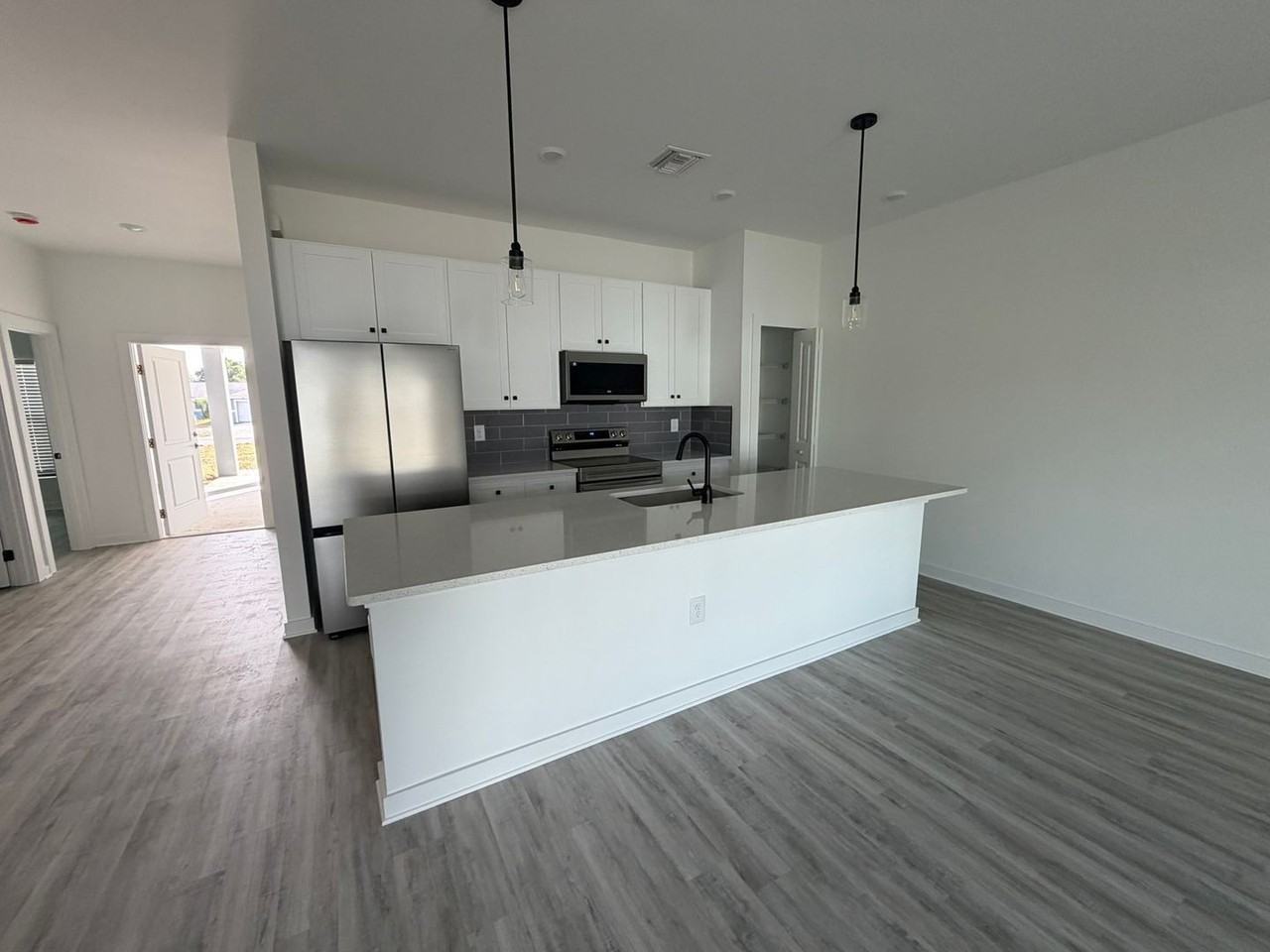 4617 27th St Sw - Photo 4 of 36