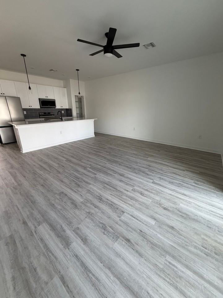 4617 27th St Sw - Photo 5 of 36