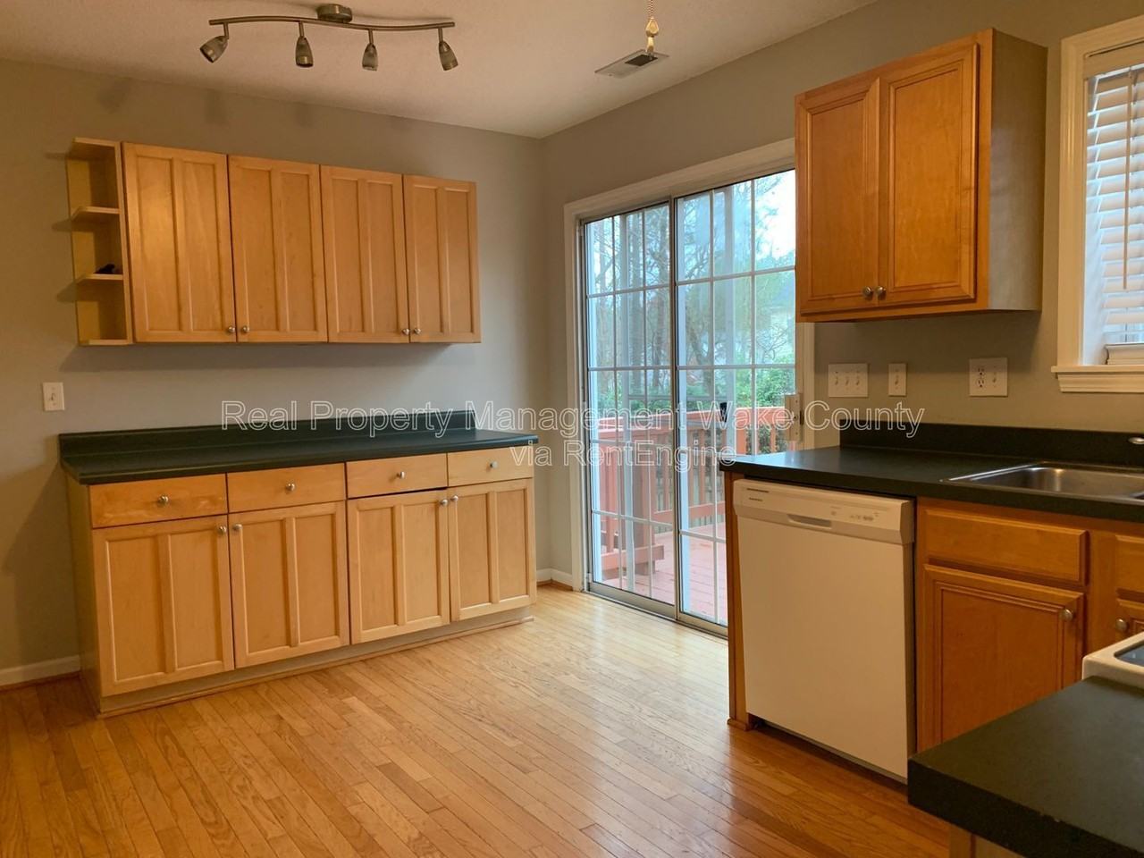 400 Brierridge Dr - Photo 7 of 35