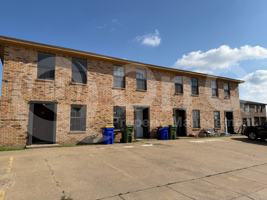 featured image of 8108 Foxfire Ln #A