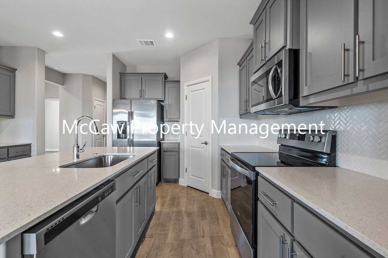 1829 Ruffian Rd - Photo 5 of 19