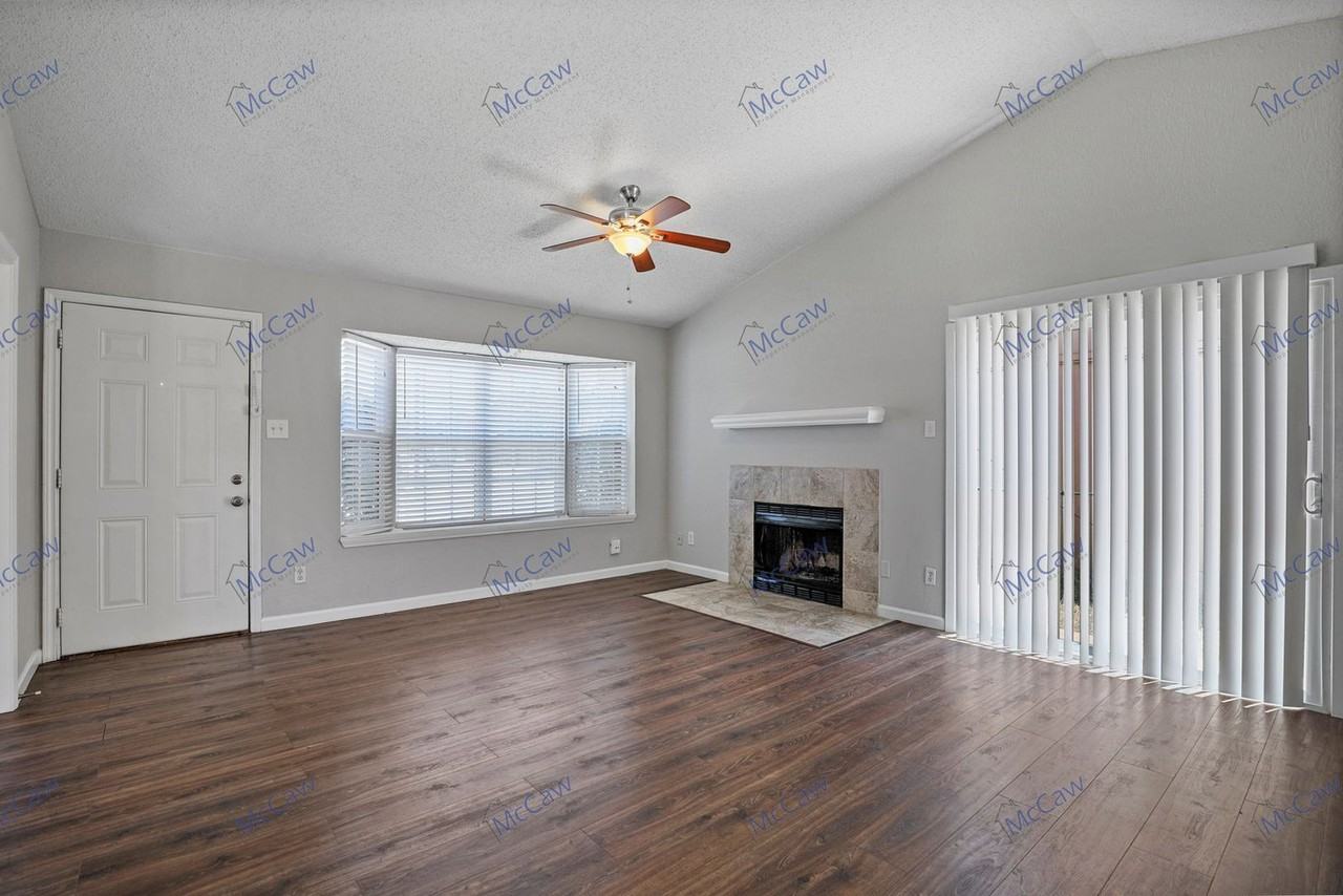 2255 Nantucket Village Dr - Photo 5 of 15