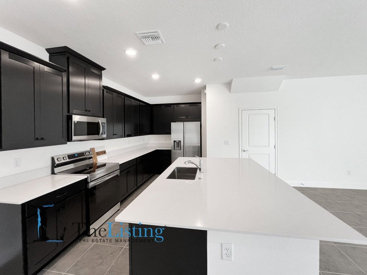 3875 Knotty Pine St - Photo 5 of 26