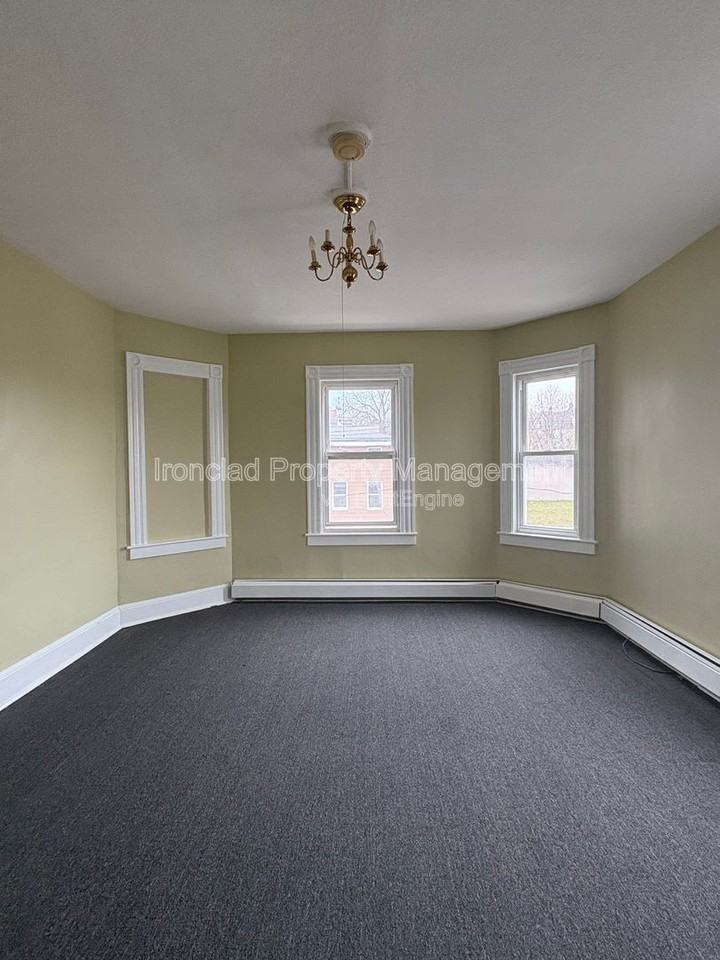 242 Washington St #242-3S - Photo 4 of 10