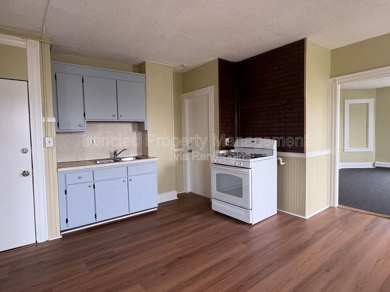 242 Washington St #242-3S - Photo 7 of 10