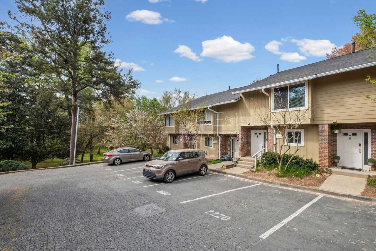 2220 Haverhill Ct Se #1 - Photo 4 of 34