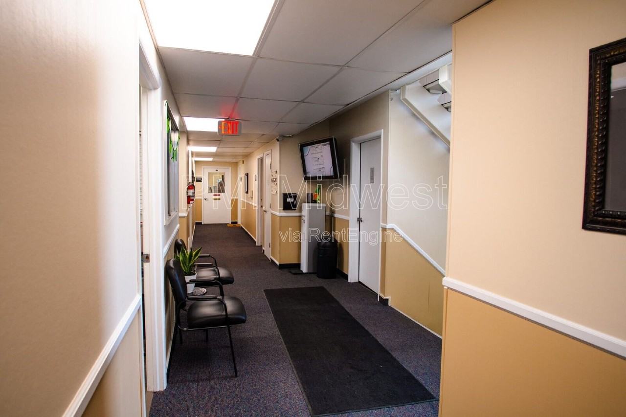 5555 N Tacoma Ave #002 - Photo 2 of 6