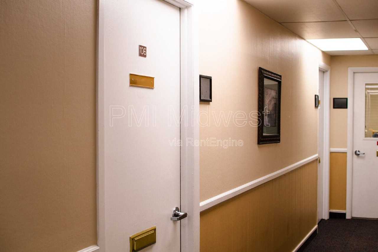 5555 N Tacoma Ave #002 - Photo 5 of 6