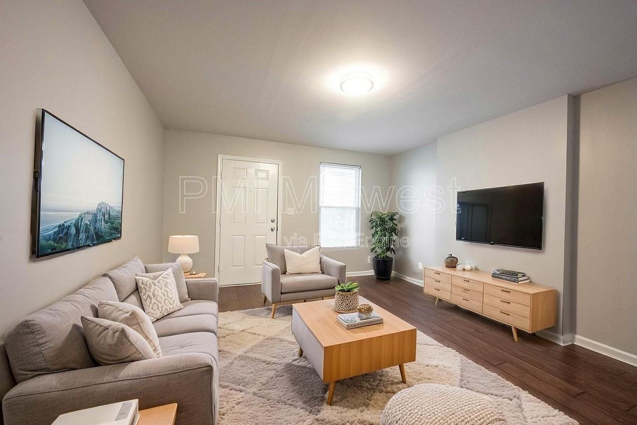 1437 S East St - Photo 3 of 30