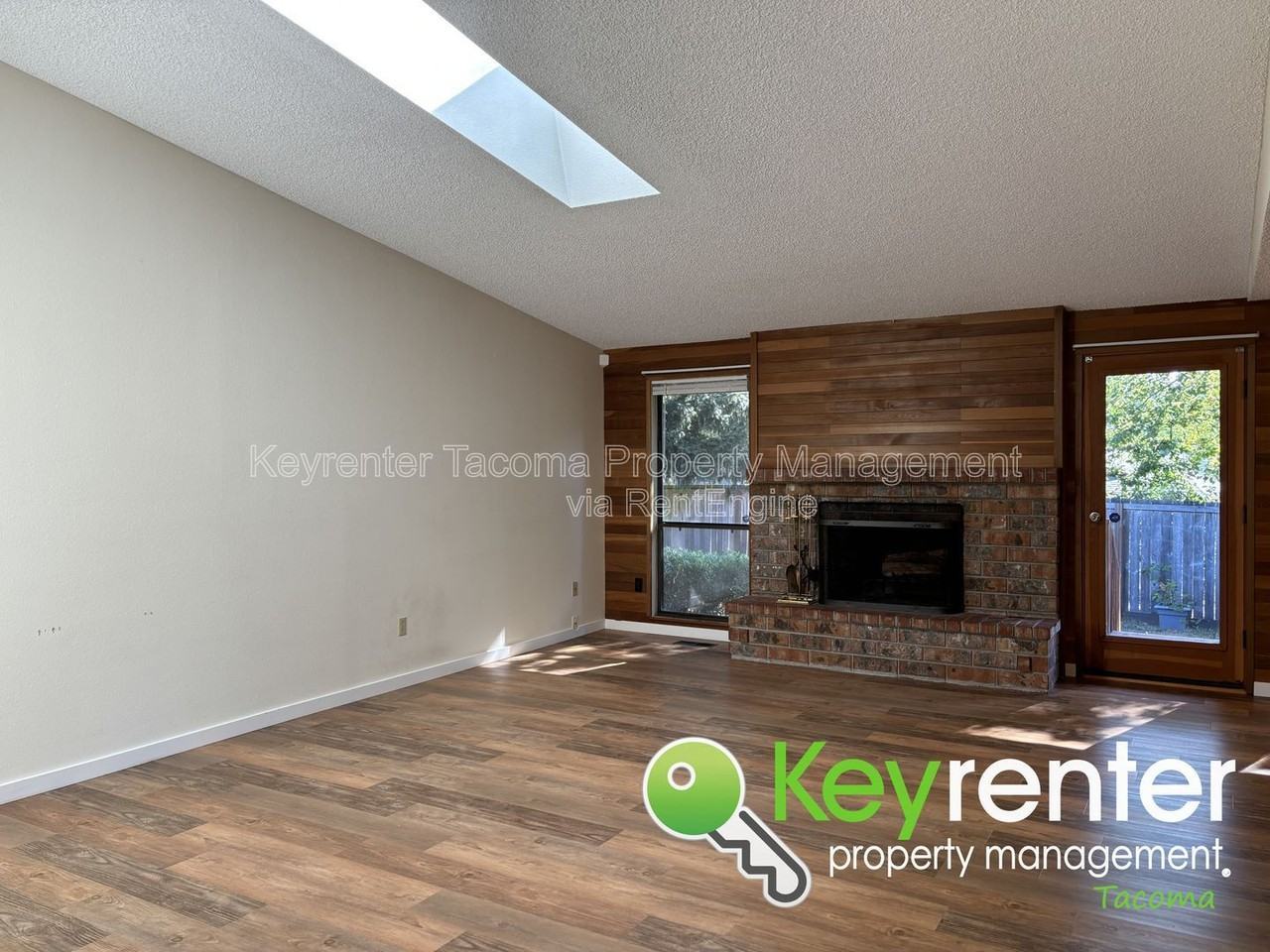 2722 Cambridge Dr - Photo 2 of 25