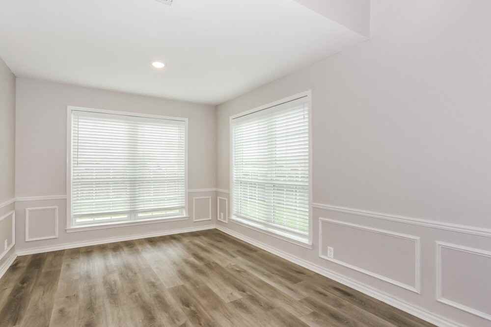 3355 Brooke St - Photo 6 of 17