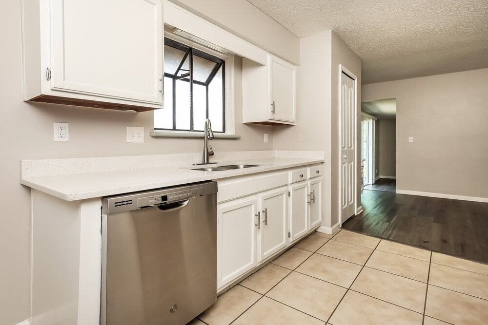 2412 Balsamwood Ct - Photo 7 of 16