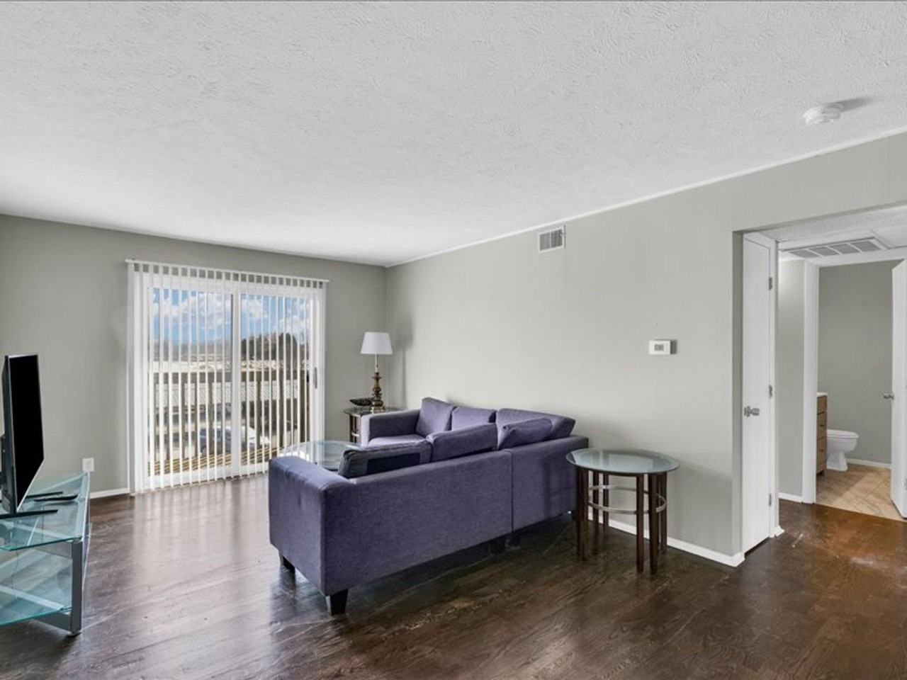 8 Ross Drive - Photo 4 of 50