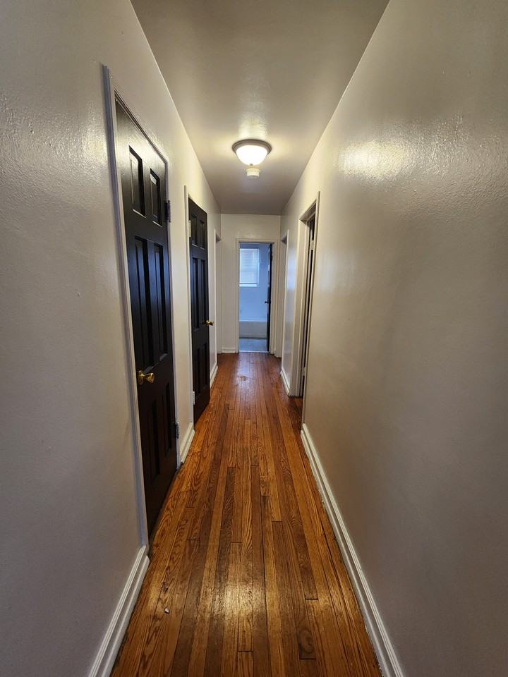 4403 W Capitol Dr #1 - Photo 6 of 7