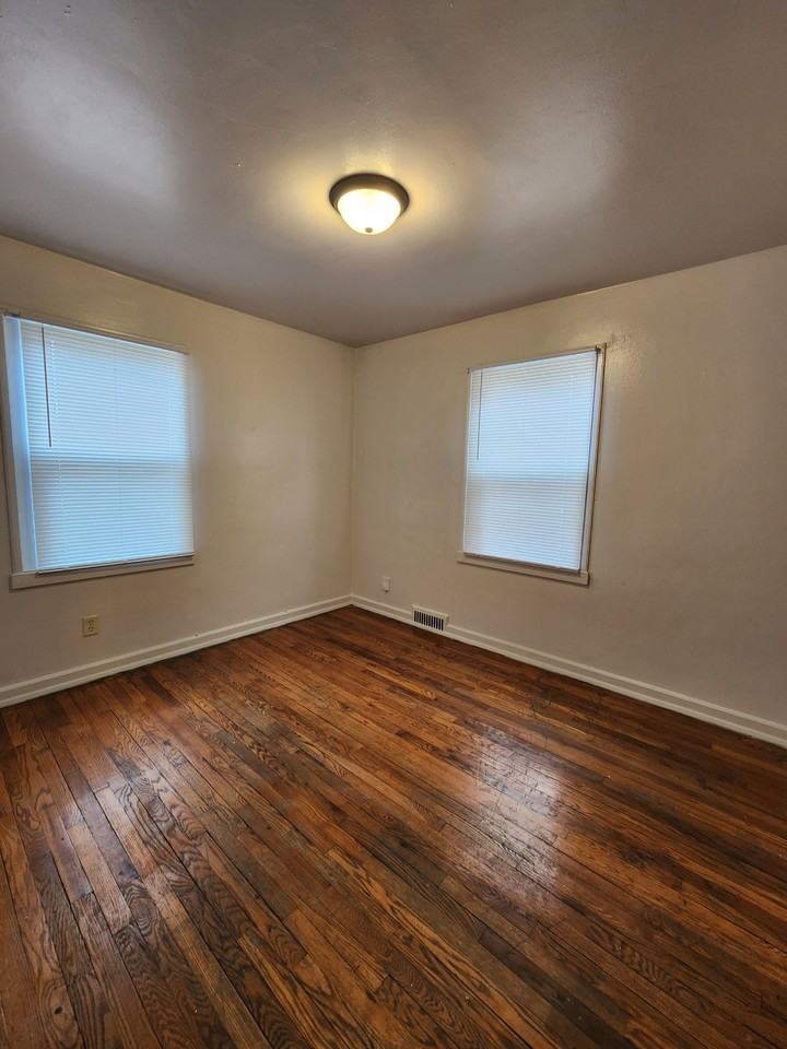 4403 W Capitol Dr #1 - Photo 3 of 7