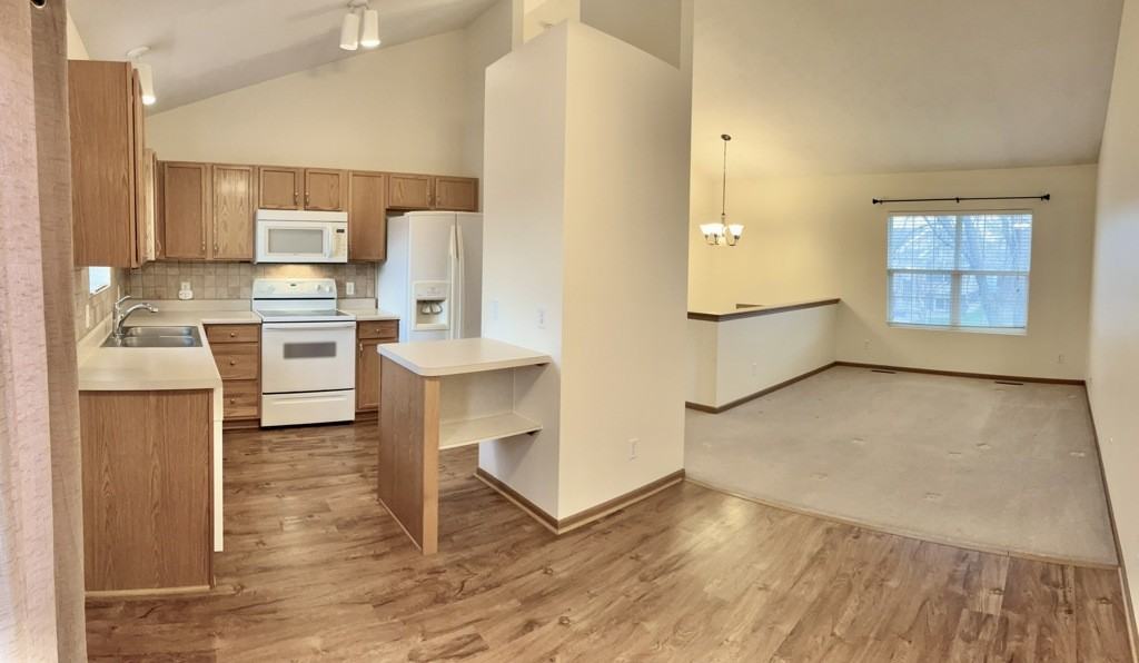 17712 Margo St - Photo 2 of 16