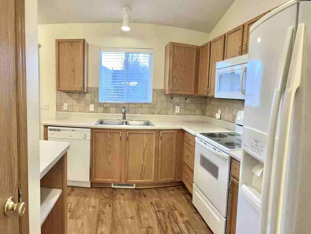 17712 Margo St - Photo 4 of 16