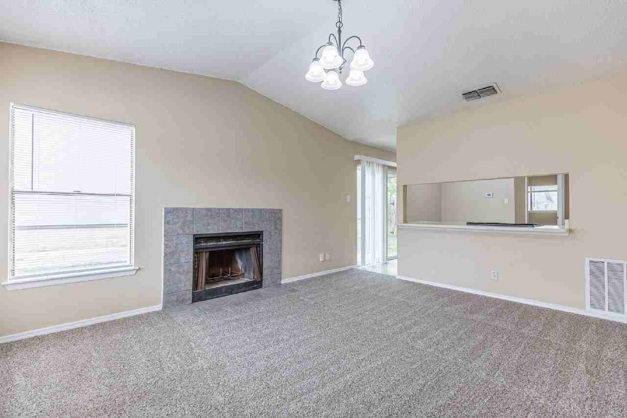 9643 Bratton Dr - Photo 4 of 32