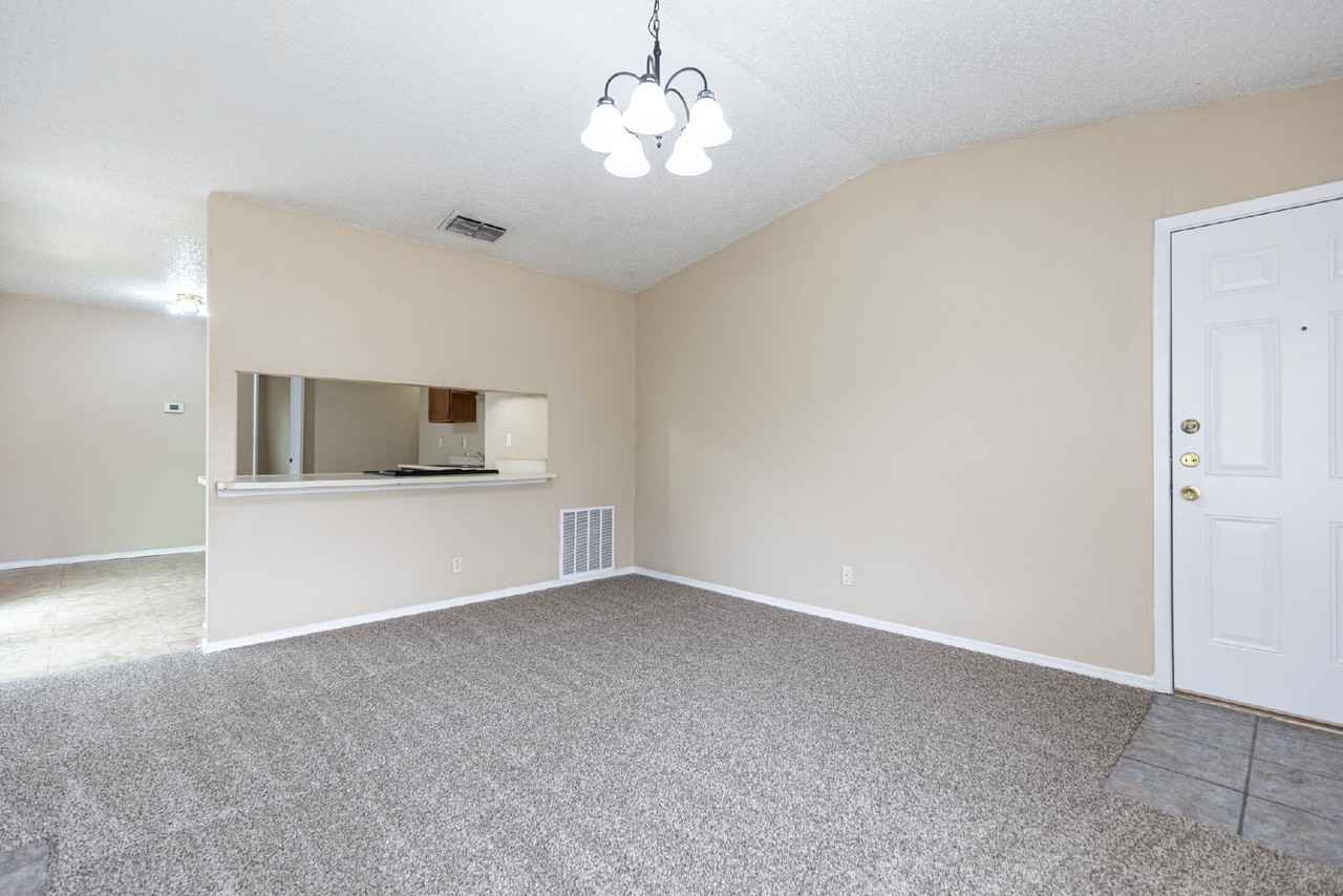 9643 Bratton Dr - Photo 5 of 32