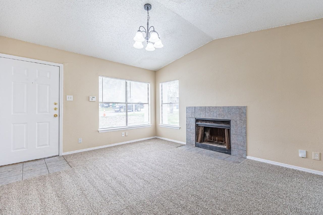 9643 Bratton Dr - Photo 6 of 32